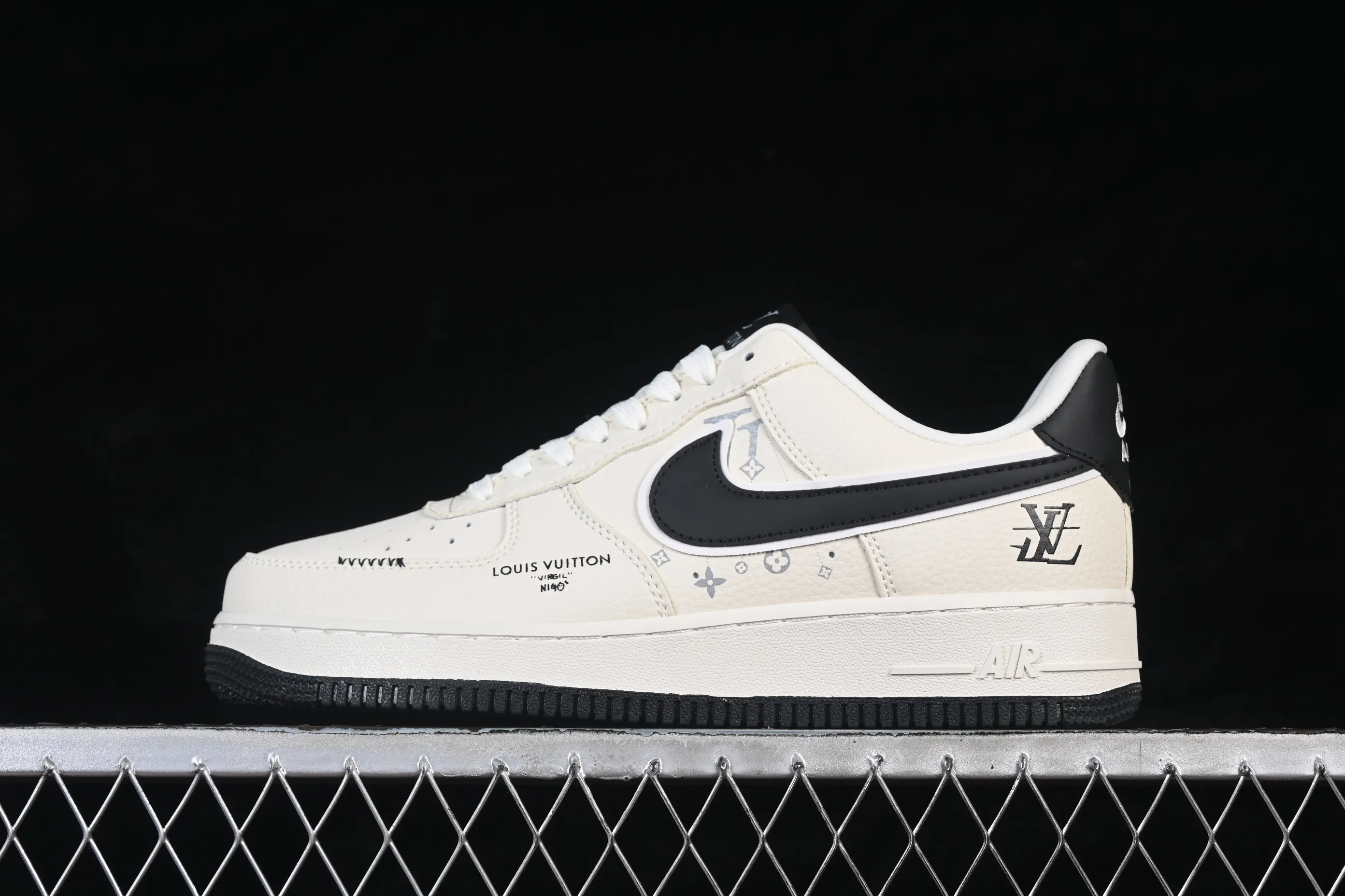 All Categories Nk Air Force 1 Air Force Series Nk Air Force 1 Low Air Force Low Nike Air Force 1'07 Low Co-branded Beige and Black Hook Air Force 1 Low-top Casual Shoes LD1999-001